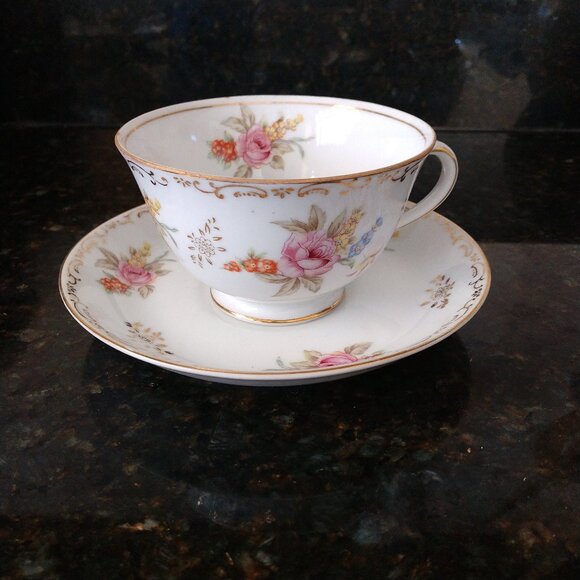 OCCUPIED JAPAN SGK DELICATE FLORAL PATTERN PINK ROSES GOLD TRIM WHITE PORCELAIN - Picture 1 of 6